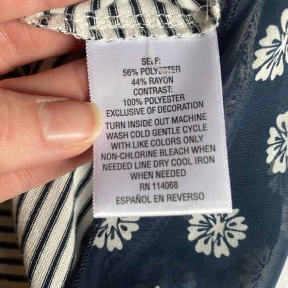 Maison Jules NWT Women's Sm Beach Nautical Navy Stripe Boho Lace Floral Tank Top - Picture 8 of 11